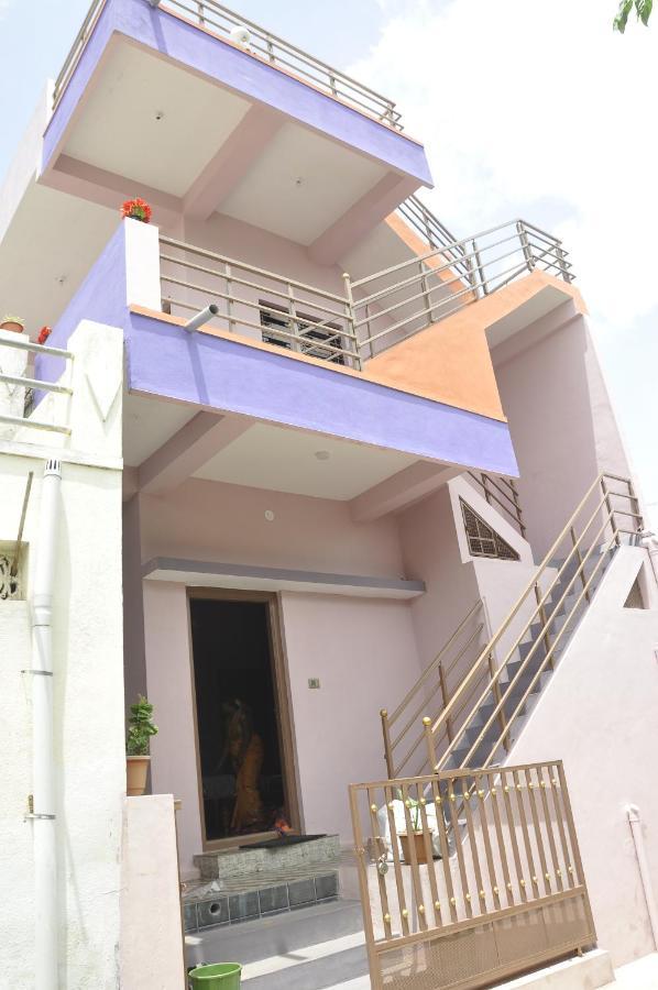 Classic Homestay Hampi Luaran gambar