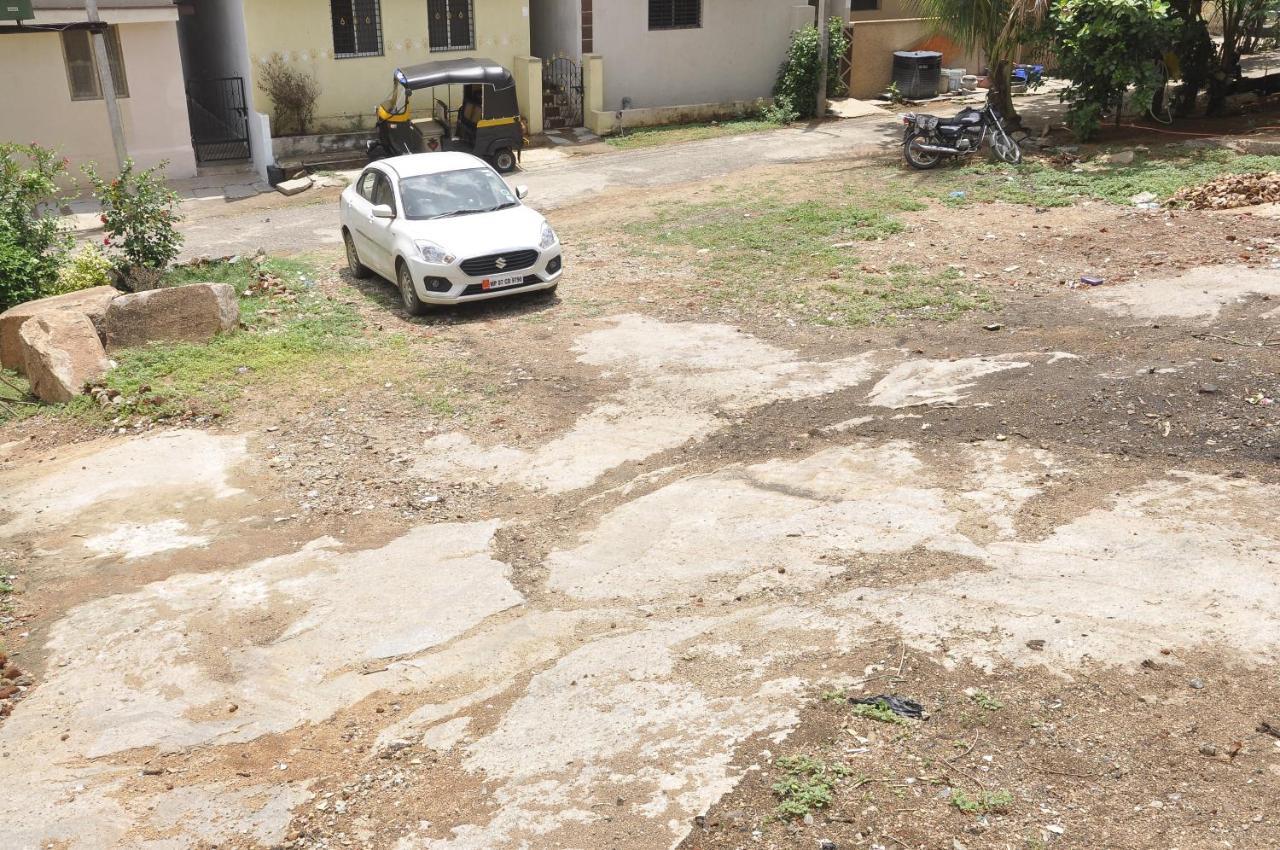 Classic Homestay Hampi Luaran gambar